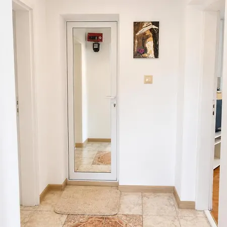 Апартамент Sea Garden Flat 2 Bed 2 Bath *